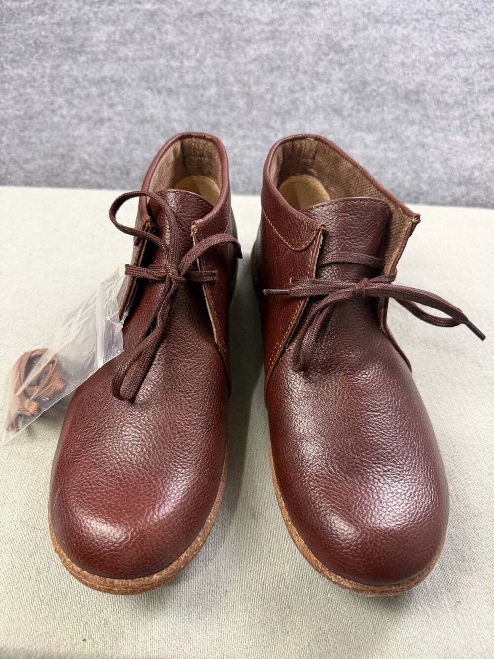 NWT b.o.c. Born Concept Size 9.5M Nadia Dark Brown Chukka Ankle Lace Up Booties